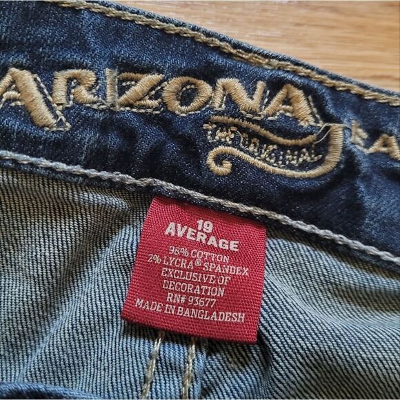 💙3 for $30💙 Arizona 19 Average Distressed Jeans Bootcut - Picture 4 of 12